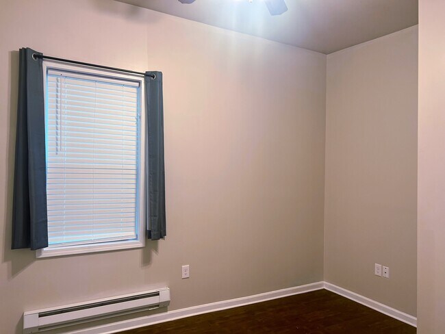 Building Photo - 1333 Saint Johns Ln