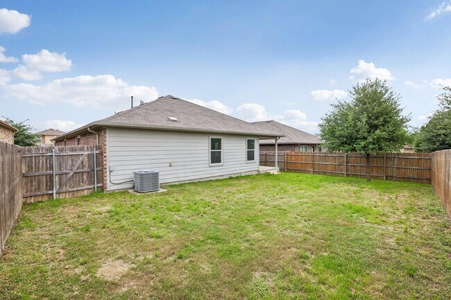 Building Photo - 10604 Menominee Falls Ln