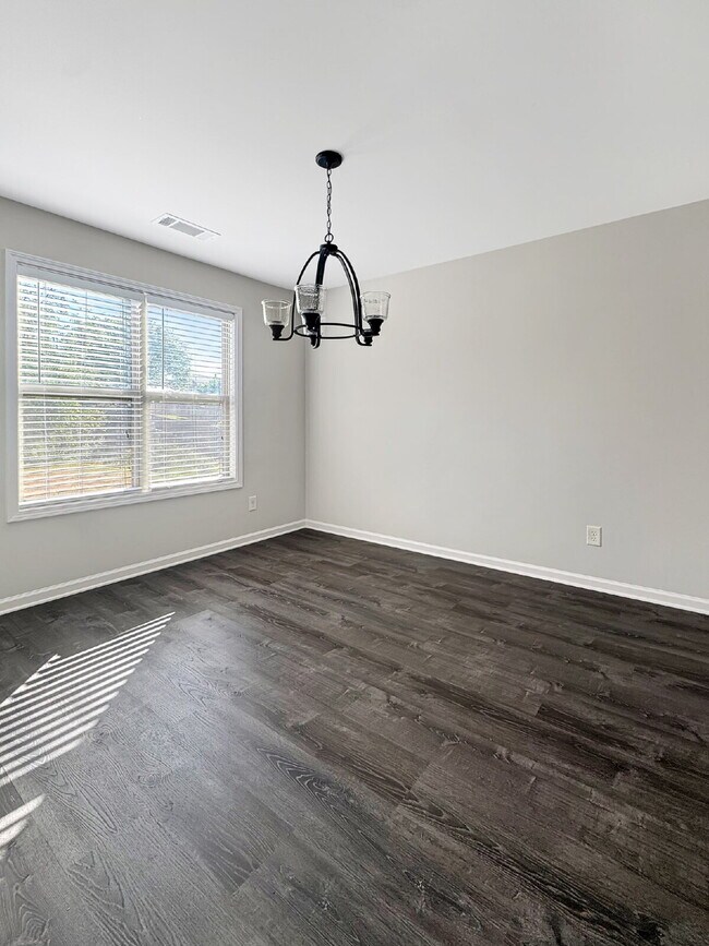 Building Photo - Now Available in Heritage Pointe!