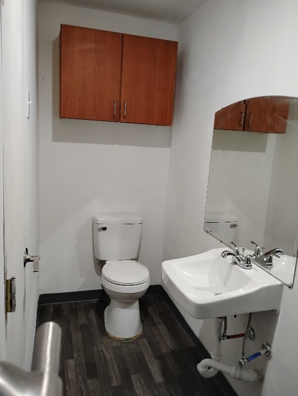 Building Photo - 726 Chestnut St