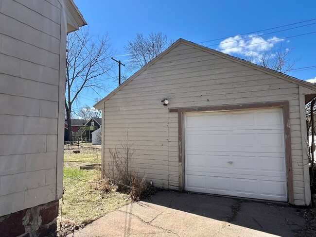 Building Photo - 3 Bed 1 Bath Single Family Home in Wausau