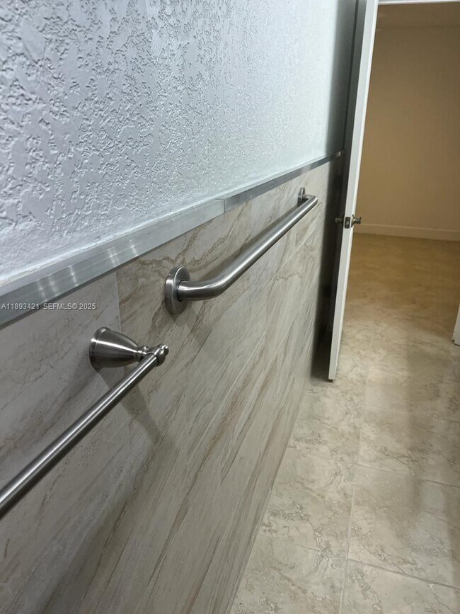 Building Photo - 2670 W 76th St