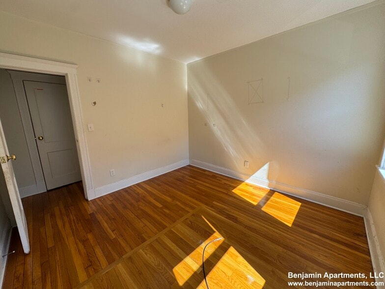 Building Photo - 8 Vinal St