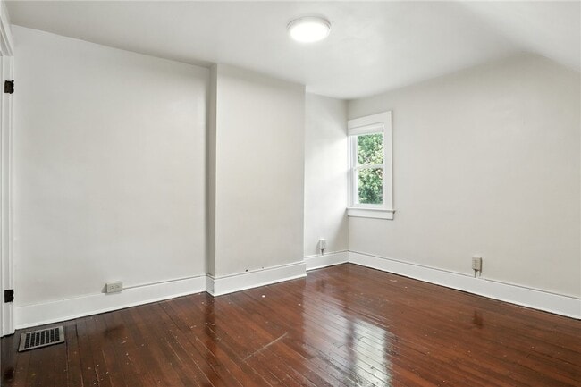 Building Photo - 297 Dartmouth St