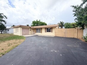 Building Photo - 621 NW 38th Pl