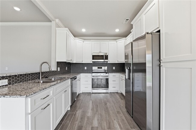 Building Photo - 40 E Loveland Loop