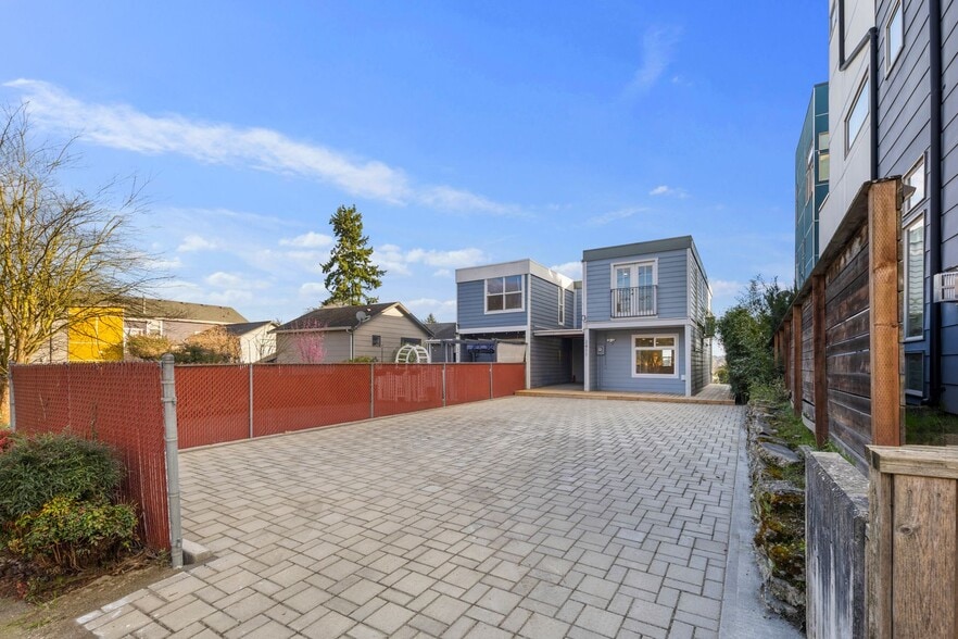 Building Photo - 2411 S Norman St