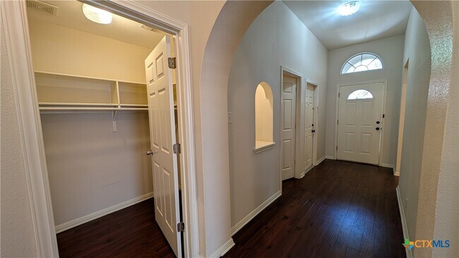 Building Photo - 208 Bonner St