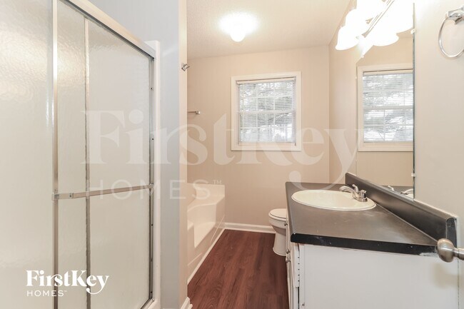 Building Photo - 100 Ivy Brook Dr