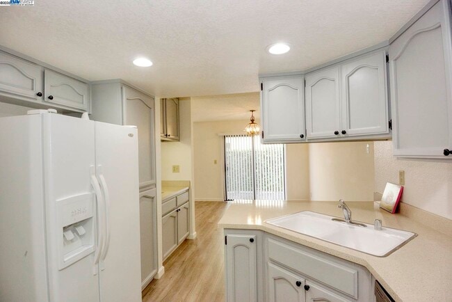 Building Photo - 2910 Liberty Dr