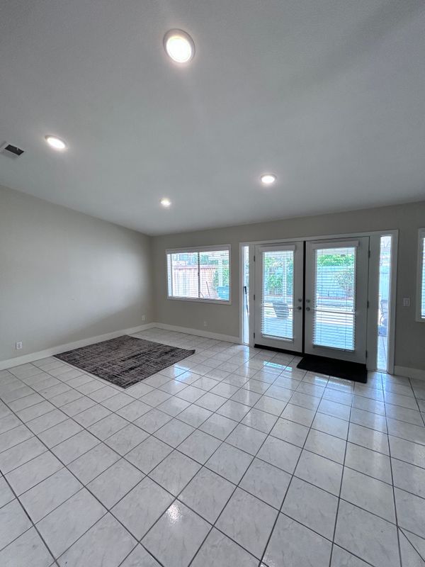 Building Photo - 11824 Honey Hollow