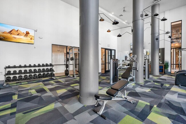 Building Photo - 711 W Broadway Rd