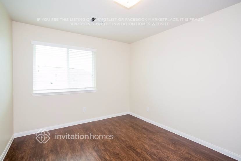 Building Photo - 11407 La Perla Dr