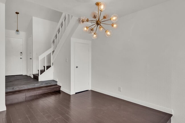 Building Photo - 33492 Valley View Ct