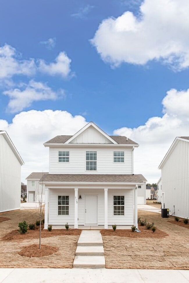 Building Photo - 715 W Vincent Dr