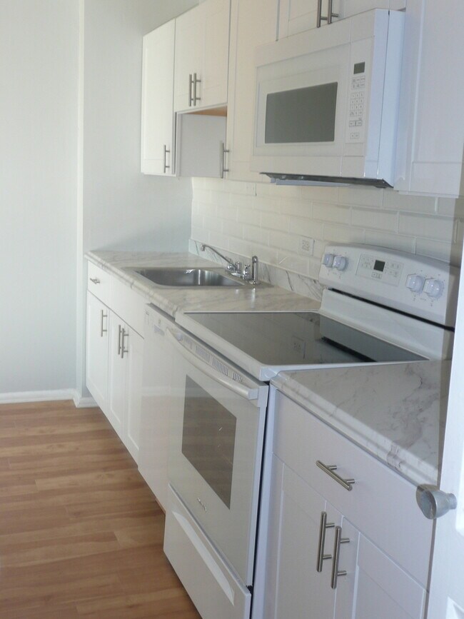 Building Photo - 4250 N Marine Dr