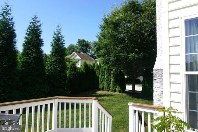 Building Photo - 331 Quail Dr N