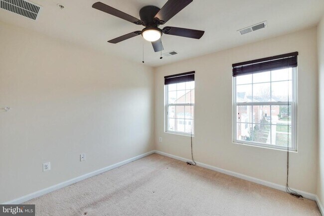 Building Photo - 2939 Sedgemore Pl