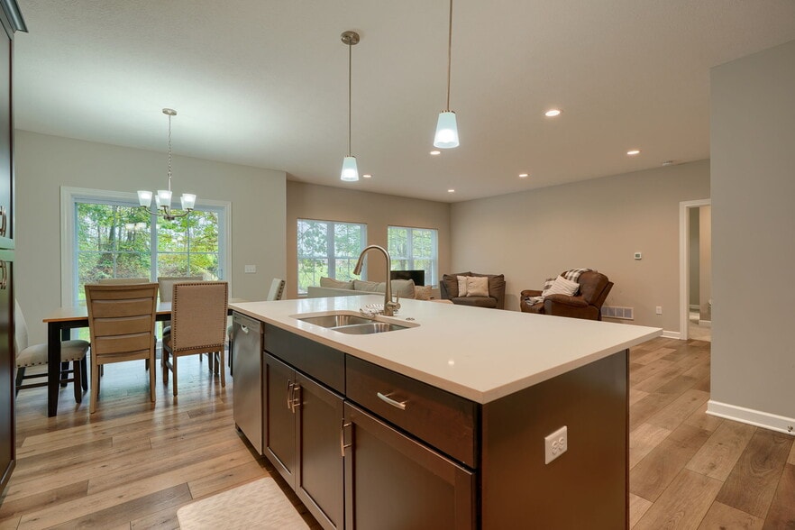 Building Photo - 275 Hyatts Rd