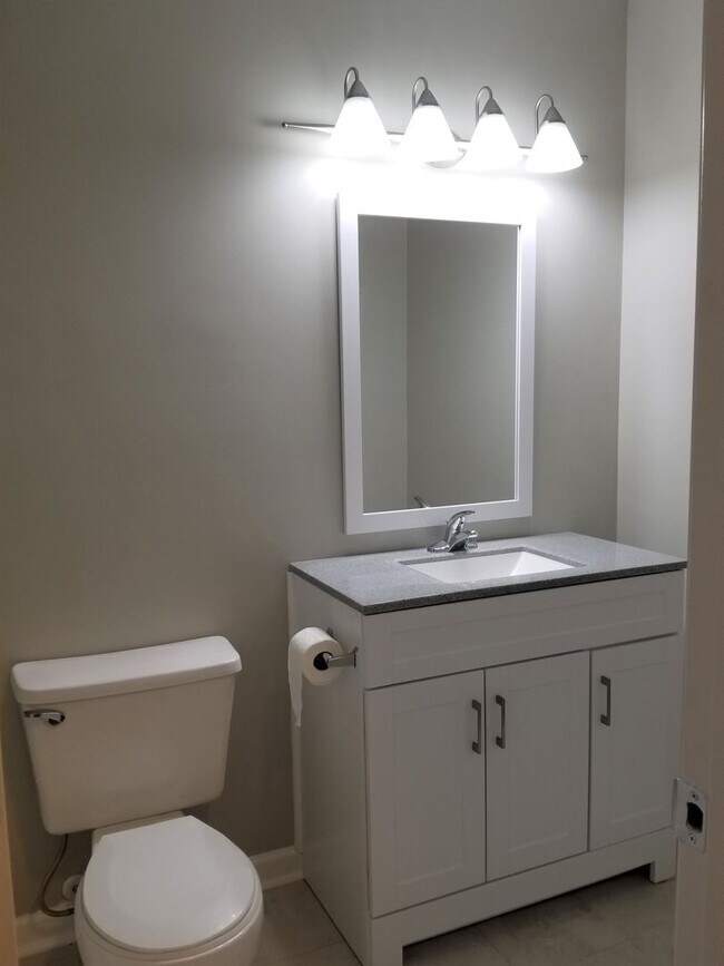 Building Photo - Brick Home in Goose Creek