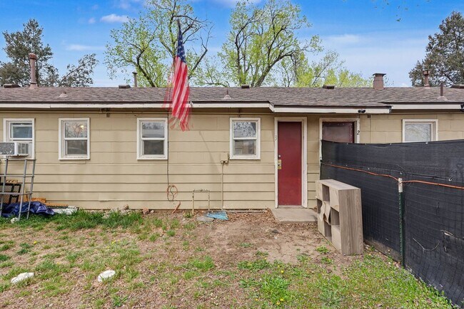 Building Photo - 207 N Santa Fe Ave