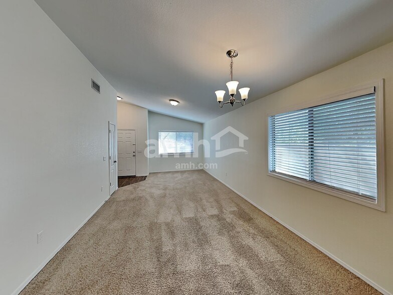 Building Photo - 7856 S Splinter Way