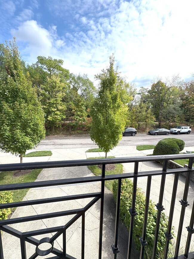 Building Photo - 949 Junction Pl