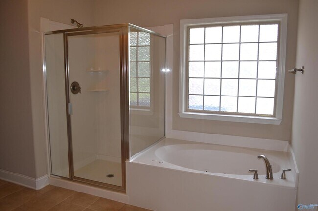 Building Photo - 104 Rushing Brook Dr