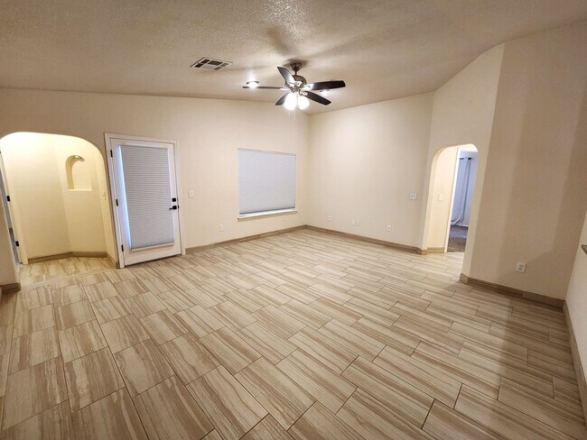 Building Photo - 1535 Vajillo Ln
