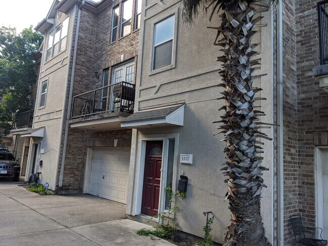 Primary Photo - 1117 Malone St