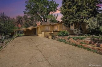 Building Photo - 895 Vance St