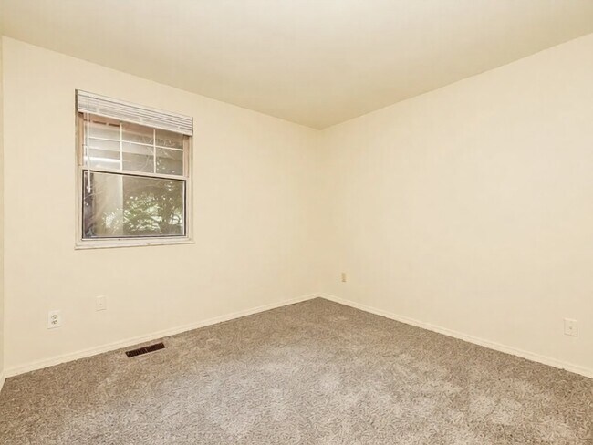 Building Photo - 6952 Angora Way