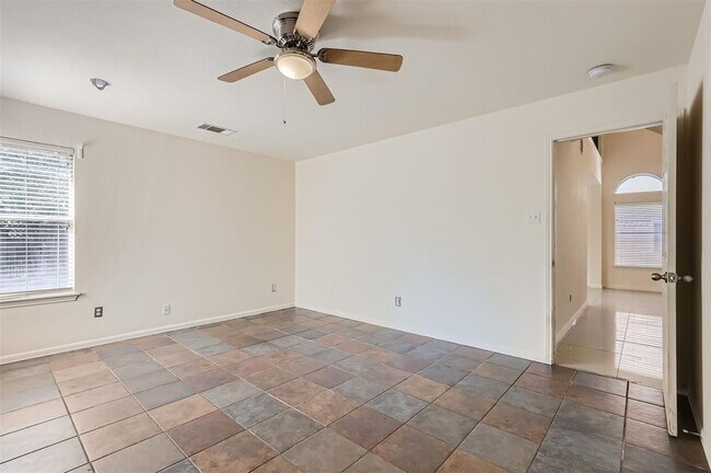 Building Photo - 3001 Rainy River Dr