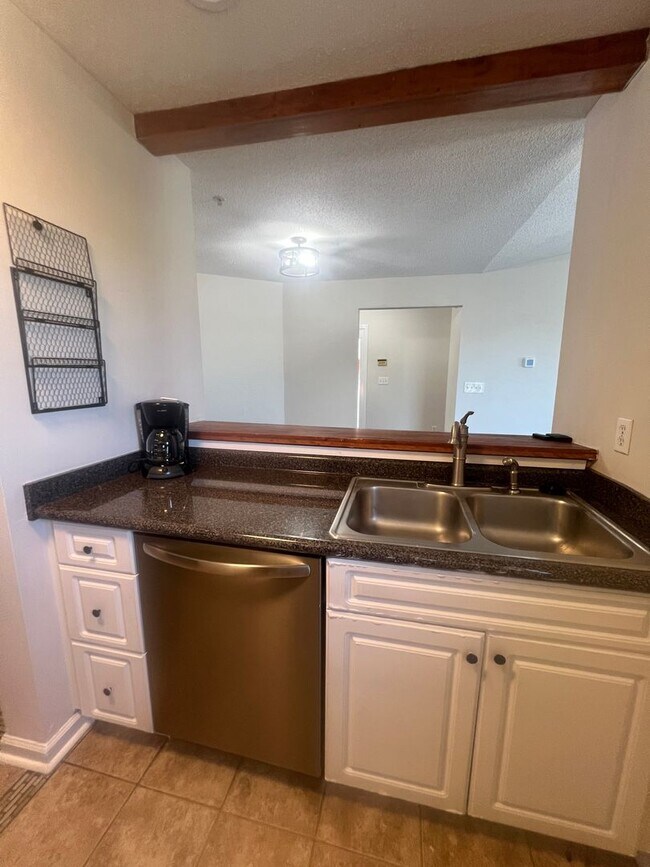 Building Photo - RENT SPECIAL! Freshly Painted! New Luxury ...