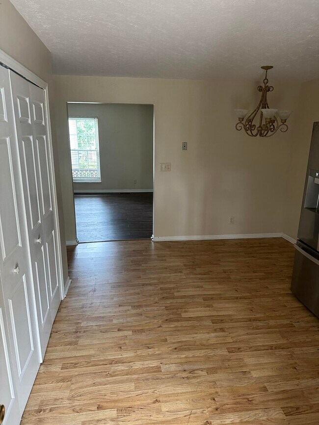 Building Photo - 415 Ridgewood Ln