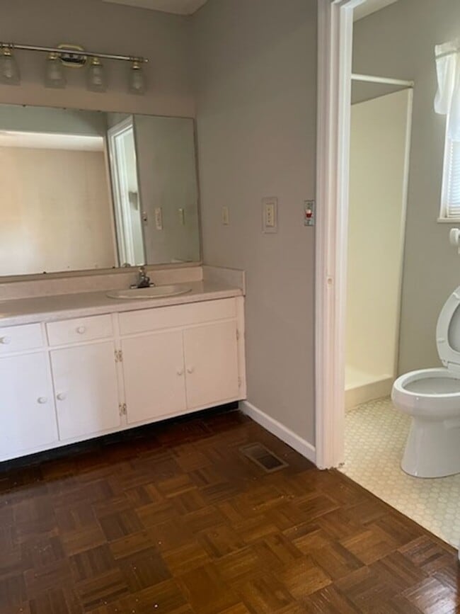 Building Photo - SINGLE FAMILY HOME