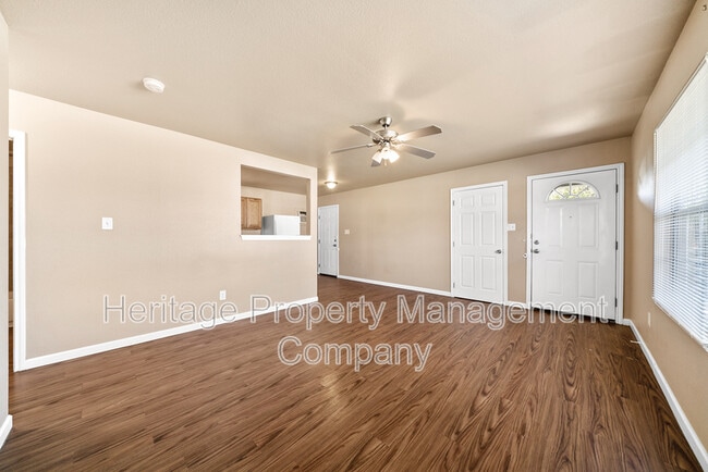 Building Photo - 1222 W Thorain Blvd