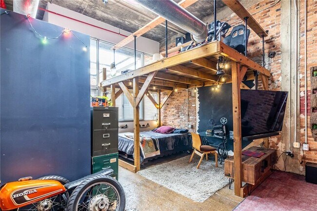 Building Photo - 659 Auburn Ave NE