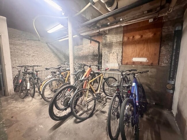 Building Photo - 384 Riverway