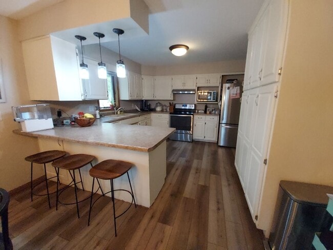 Building Photo - Nice 4 Bedroom 2 Bathroom house in Hudson