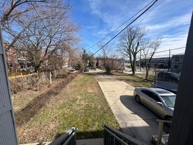 Building Photo - Big 2 bedroom home, fully rehabbed with laundry in home