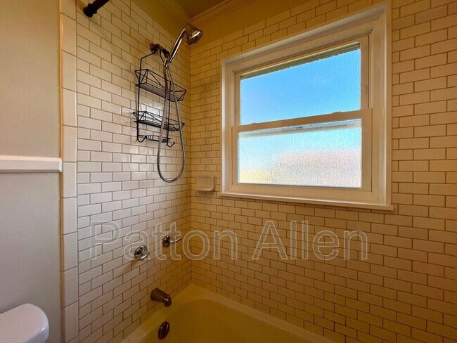 Building Photo - 135 Haynes St