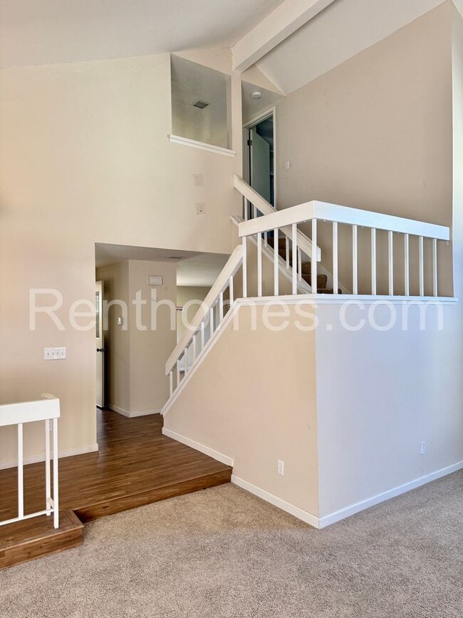 Building Photo - 371 Compass Rd