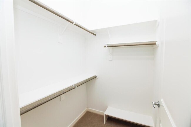 Building Photo - 4820 Caroline St