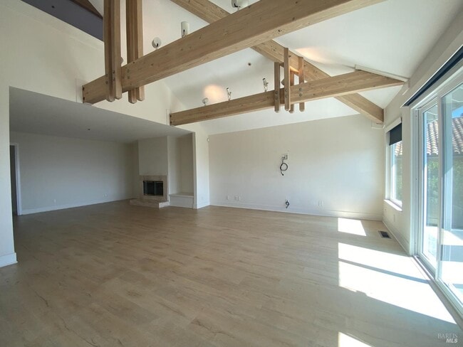 Building Photo - 67 Via Los Altos