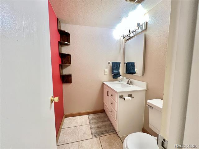 Building Photo - 387 Upham St