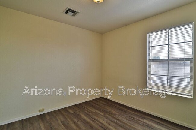 Building Photo - 1330 S Red Rock St