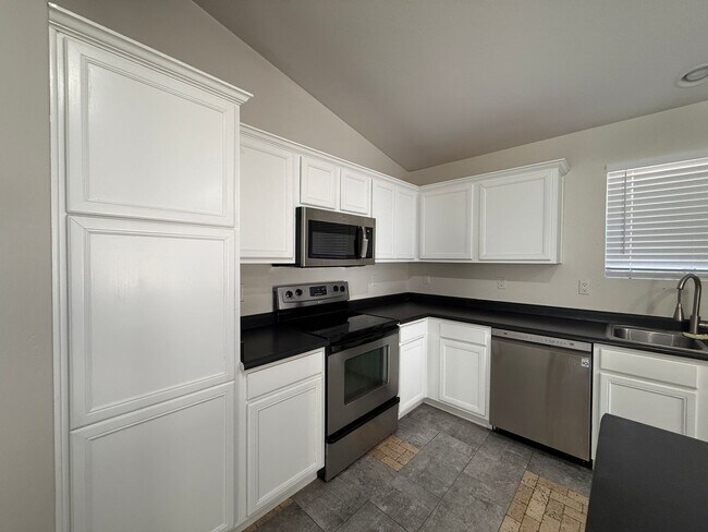 Building Photo - Spacious four bedroom for lease in Laveen Meadows!