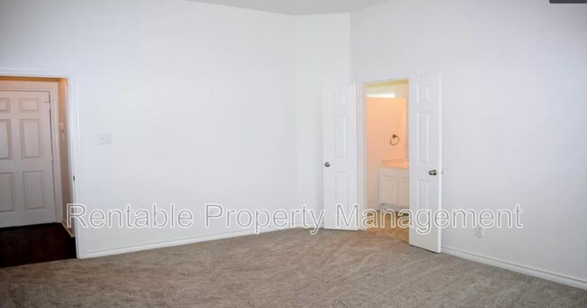 Building Photo - 4704 Sailboat Dr