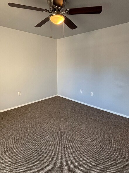 Building Photo - 8567 Pioneer Dr